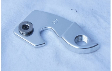 Ureche Schimbator UR-06